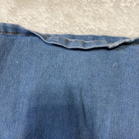 Light Colored Boot‎ Jeans - Picture 5 of 6